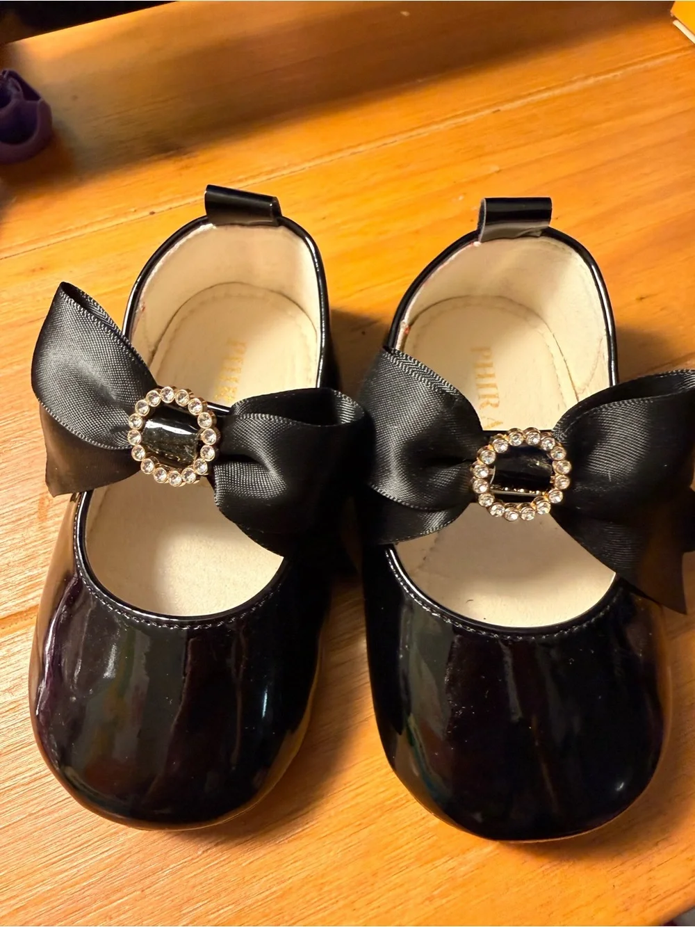 PHIRAMIN Patent Leather Bow Mary Jane Dress Shoes Toddler 5.5 Worn Once